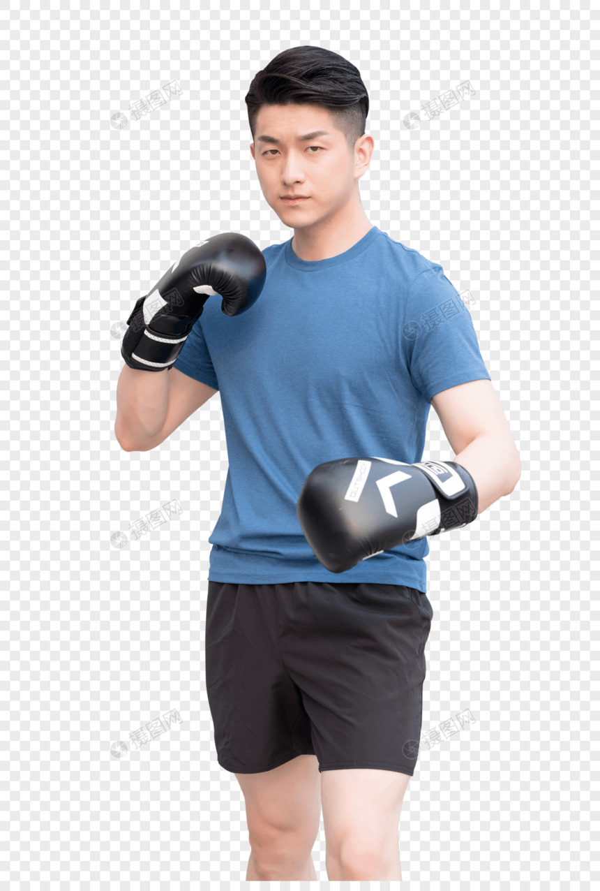 男性户外运动戴拳击手套锻炼图片