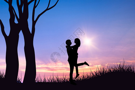 女孩和一棵树情侣浪漫相拥设计图片