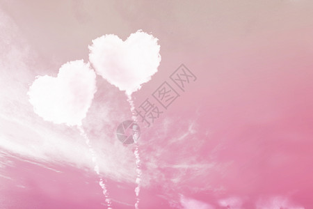 微粒体七夕海报心形云朵气球设计图片