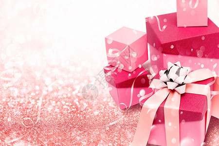 精美的礼物粉色礼盒设计图片