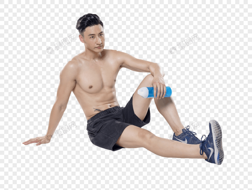 男子喝水休息动作底图图片