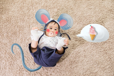 可爱小宝宝老鼠耳朵小宝宝插画