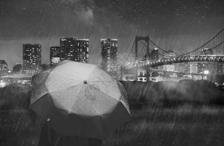城市孤单下雨天一个人设计图片