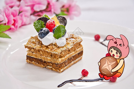 一只树莓蛋糕与美食设计图片