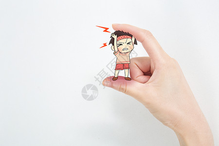 手持银行卡信用卡创意摄影插画  被手指挤压的小人插画