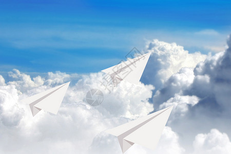 天空的纸飞机背景图片