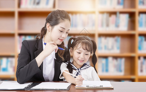 老师女辅导做作业设计图片