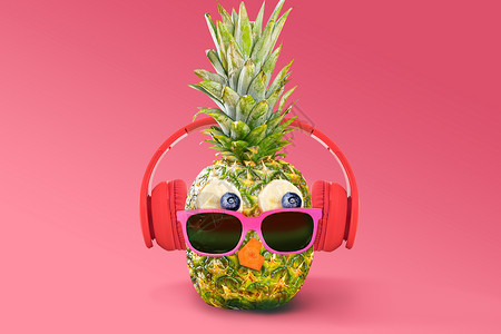可爱水果菠萝听音乐的菠萝设计图片