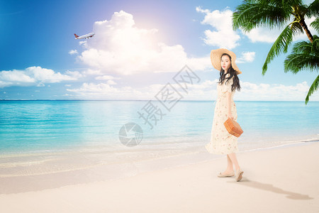 海边散步的女孩美女旅行设计图片