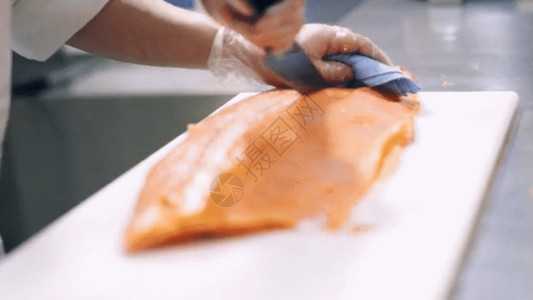 中餐海鲜切割三文鱼GIF高清图片
