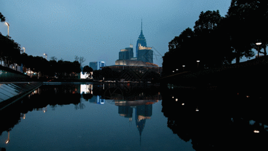 湖面城市倒影实拍延时摄影GIF图片