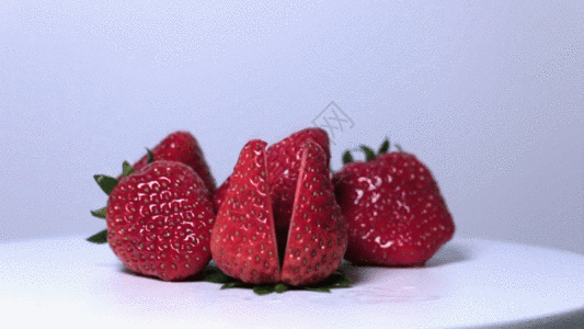 新鲜草莓红色鲜艳GIF图片
