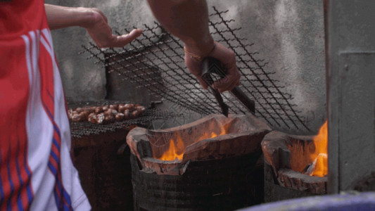 烧烤人素材烧烤烤火木炭gif高清图片