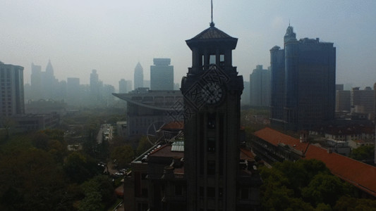 墙上的钟航拍上海建筑钟GIF高清图片