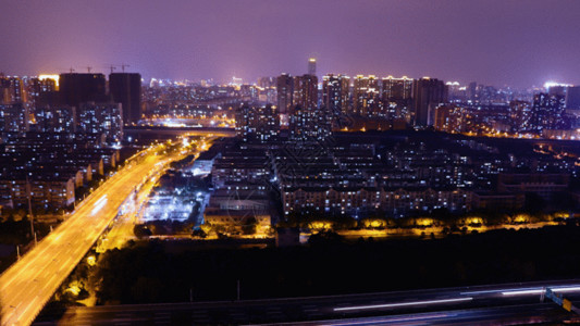 漂亮公路俯瞰城市漂亮夜景交通GIF高清图片