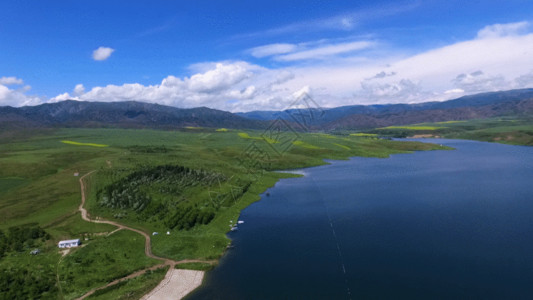 蔚蓝的天空新疆山野水库航拍GIF高清图片