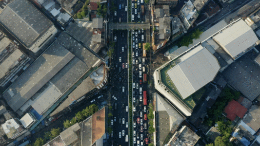 无人机航拍泰国曼谷城市中心道路GIF图片