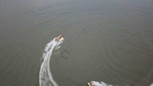 南江大峡谷西藏尼洋河游艇航拍GIF高清图片