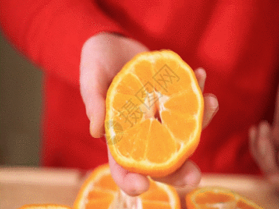 切开橘子展示 GIF图片