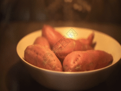实拍烤红薯GIF图片