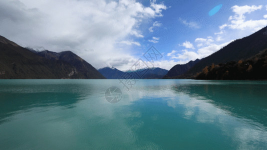 定山湖南迦巴瓦峰延时镜头GIF高清图片