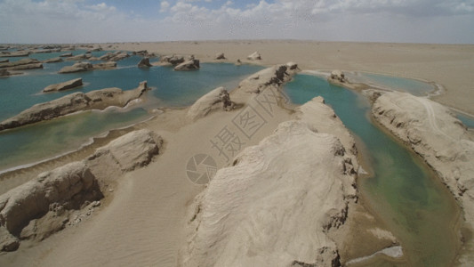 黄土高坡地形风景水上雅丹地貌风光航拍视频GIF高清图片