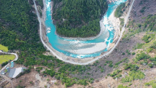 弯曲水路世界第三帕隆藏布大峡谷GIF高清图片