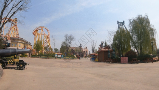 迪士尼过山车游乐园移动延时拍摄GIF高清图片