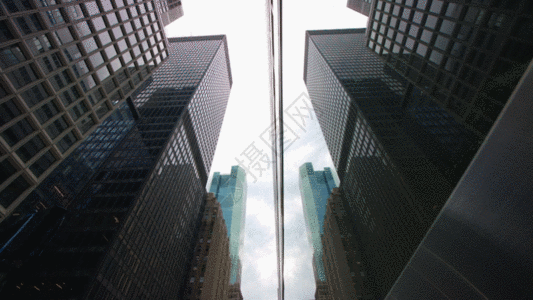 仰拍香港城市建筑商业中心GIF图片