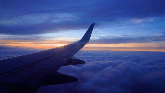 窗外风景图天空飞机 GIF高清图片
