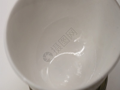 在碗中的冰淇淋实拍鸡蛋打入碗中升格镜头GIF高清图片