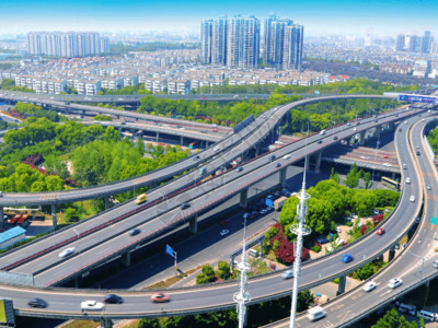 江城城市天际线城市立交高架延时交通GIF高清图片