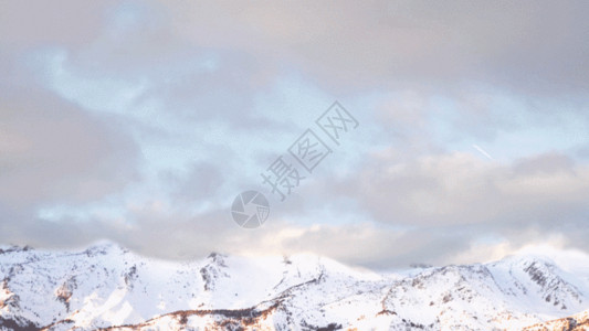 白雪山雪山与乌云gif高清图片