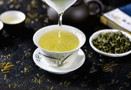橄榄干泡茶叶gif高清图片