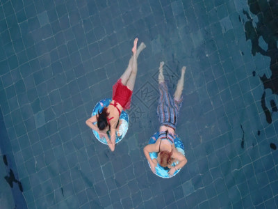 夏日泳装美女度假旅游 GIF高清图片