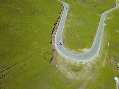 草地道路素材青海汽车公路GIF高清图片