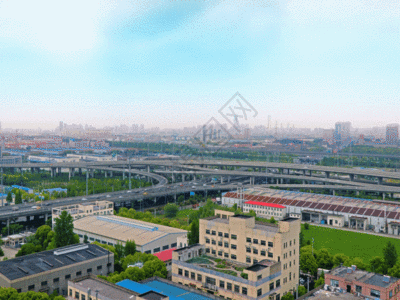 延时城市工厂边交通GIF图片