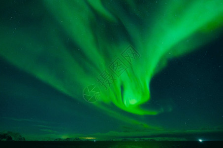 瑞典极光北欧海上极光gif高清图片
