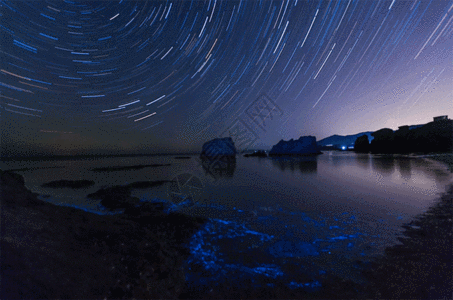 星轨与荧光海gif图片