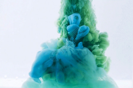 抽象花瓶彩色水下烟雾gif动图高清图片