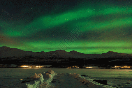 美丽的北欧冬季北极光gif图片