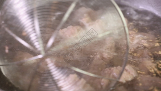 蚝肉实拍牛肉焯水实拍GIF高清图片