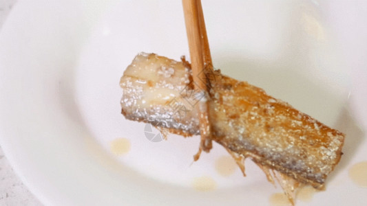 红烧海鳗鱼油煎好的带鱼GIF高清图片
