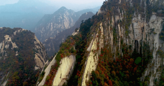 中间的轻的太山旅游景点GIF高清图片