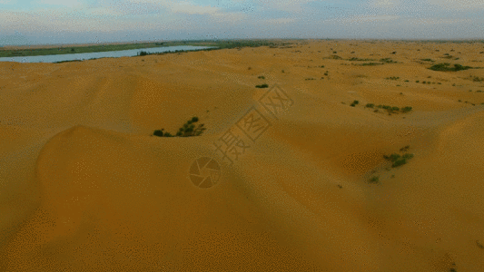 库布齐沙漠湖泊GIF图片