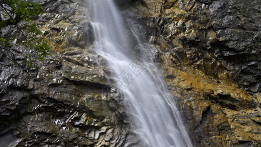 溪水瀑布旅游景点GIF高清图片