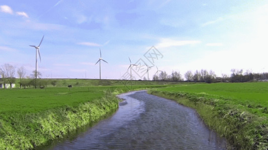 河床边新能源发电GIF高清图片