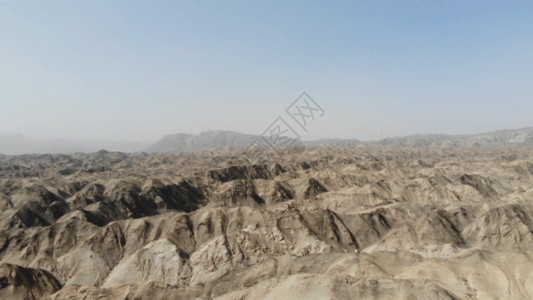 新疆地貌巴音郭楞沙丘航拍GIF高清图片