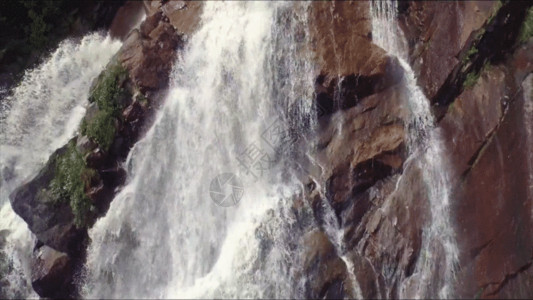 雨中山林山林瀑布GIF高清图片