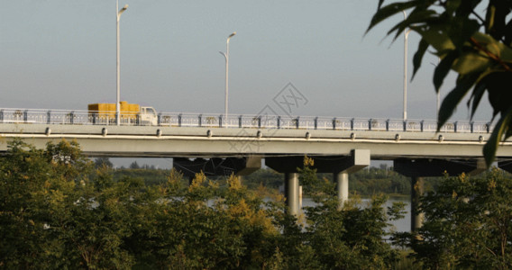 大桥汽车桥梁GIF高清图片